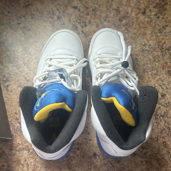 Authentic Laney air jorda retro 5 sneaker - Picture 2 of 4